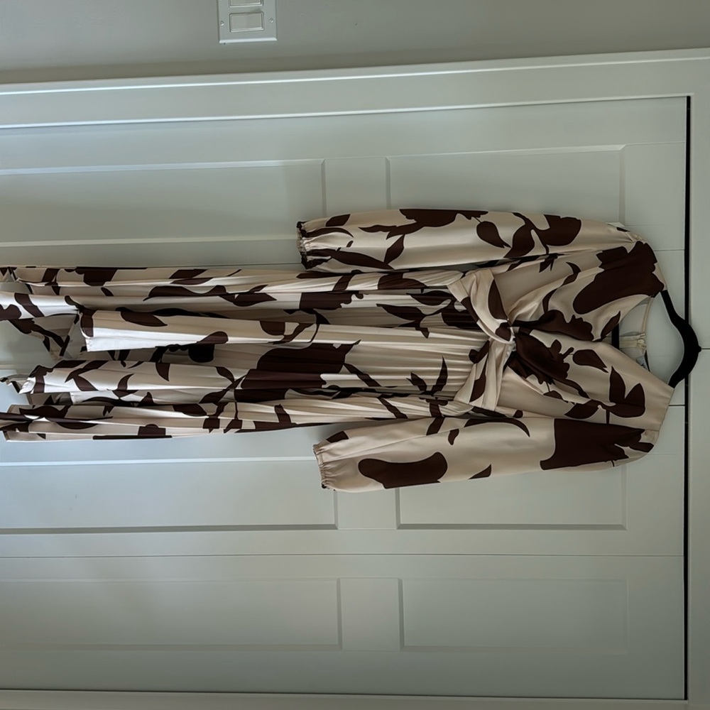 Brown pleated dress